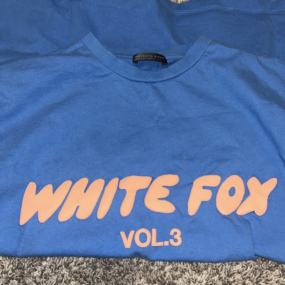 White Fox Vol. 3 Oversized Graphic Tee – Size M/L Blue with Pink Letters - Picture 3 of 4